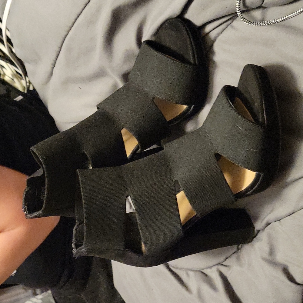 Report Black Heels